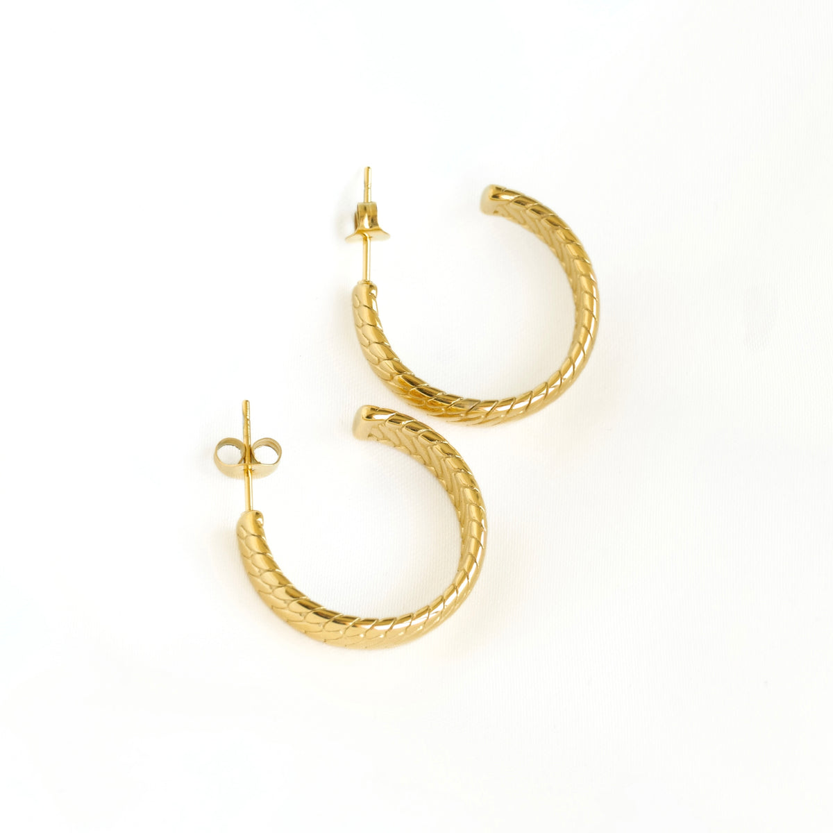 Woven Gold Hoop Earrings - 18k Gold PVD Stainless Steel