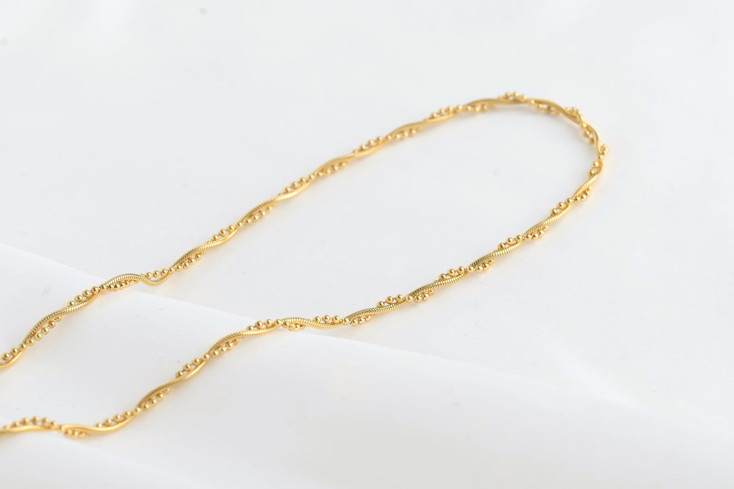 Dainty Entwine Necklace