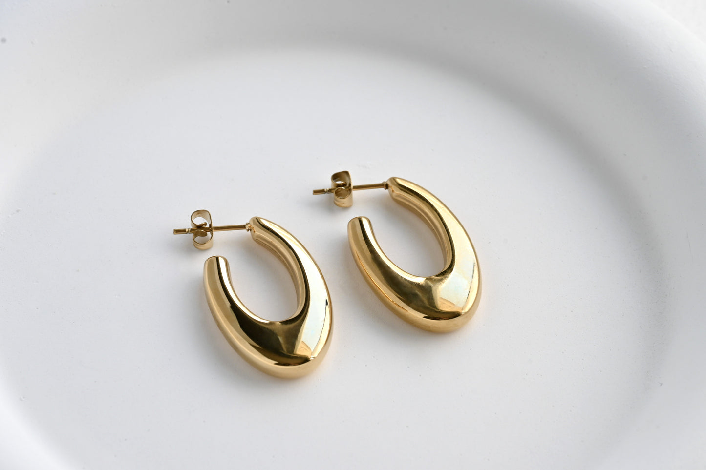 Oval Bold C Hoops