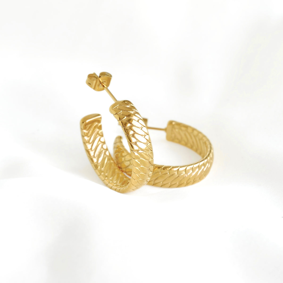 Woven Gold Hoop Earrings - 18k Gold PVD Stainless Steel