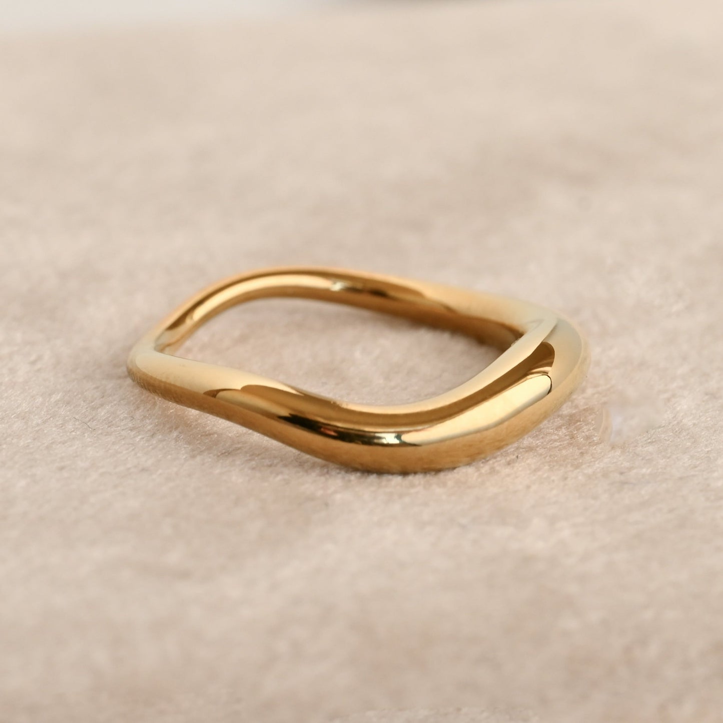 Slim Wave Ring