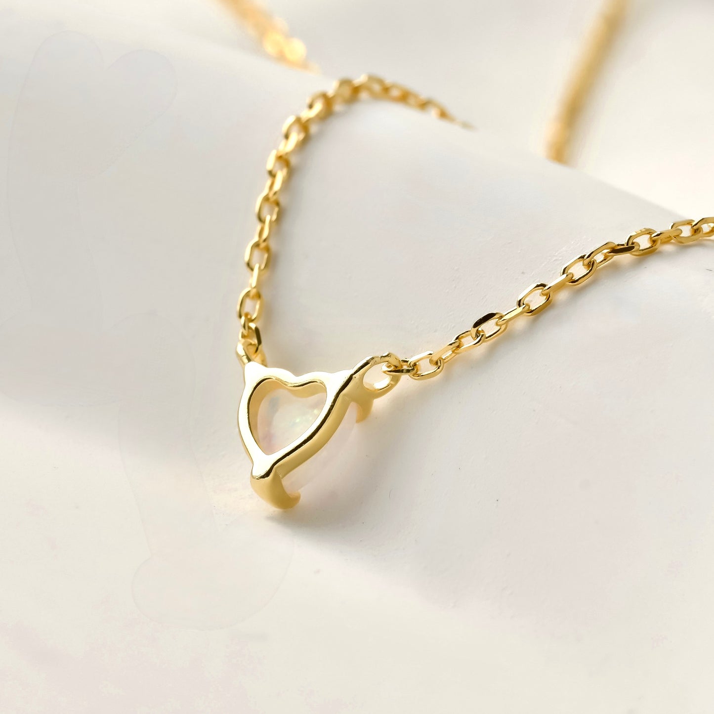 Back side of thegold heart pendant
