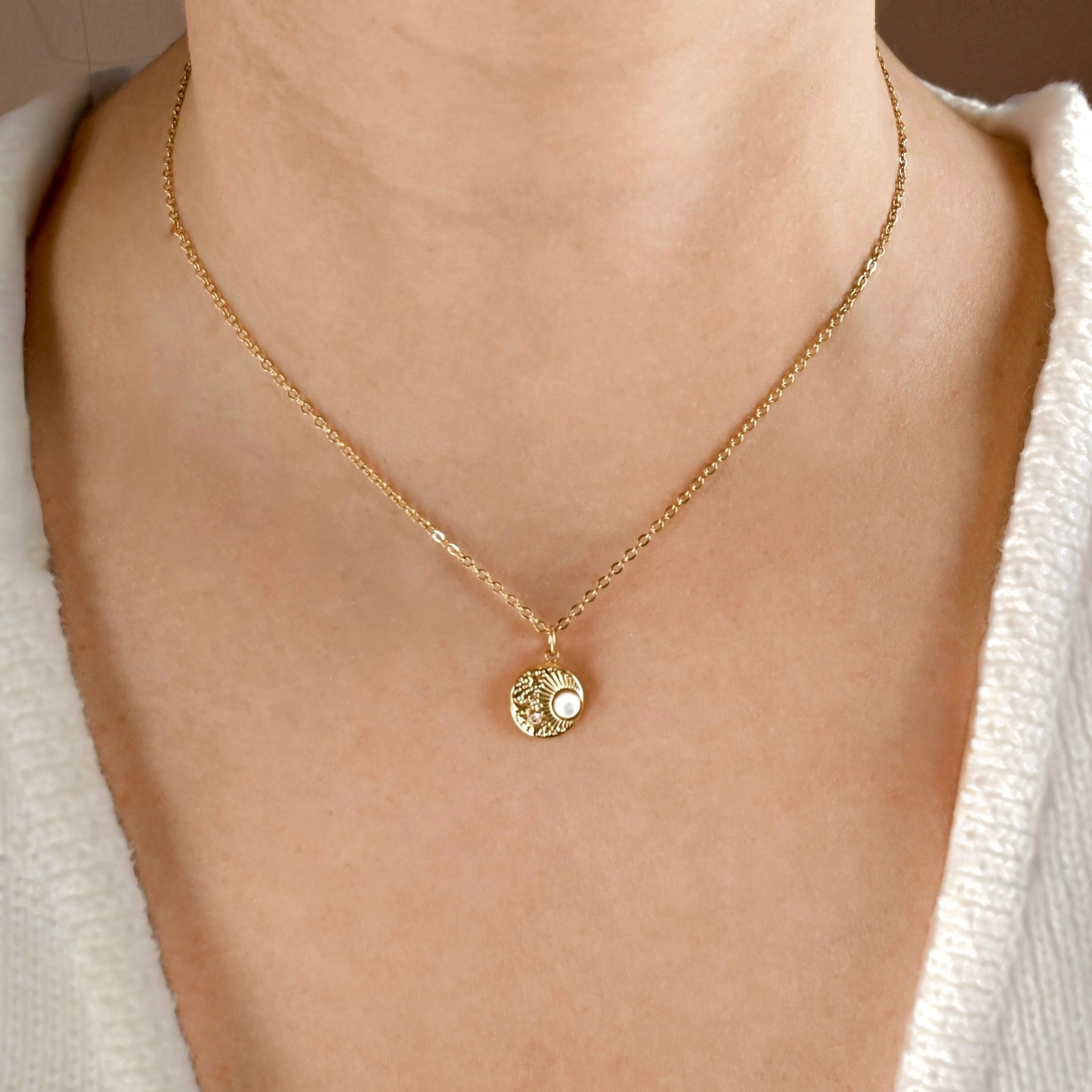 18k Gold Shell Inlay Pendant Necklaces - Stainless Steel