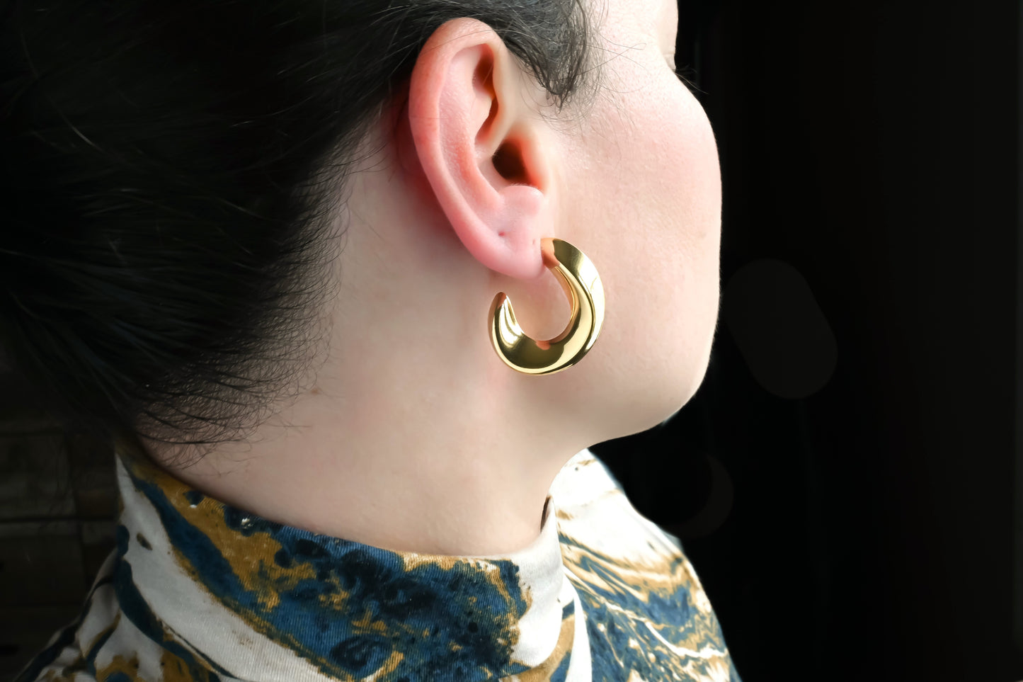 Sculptural C Hoops