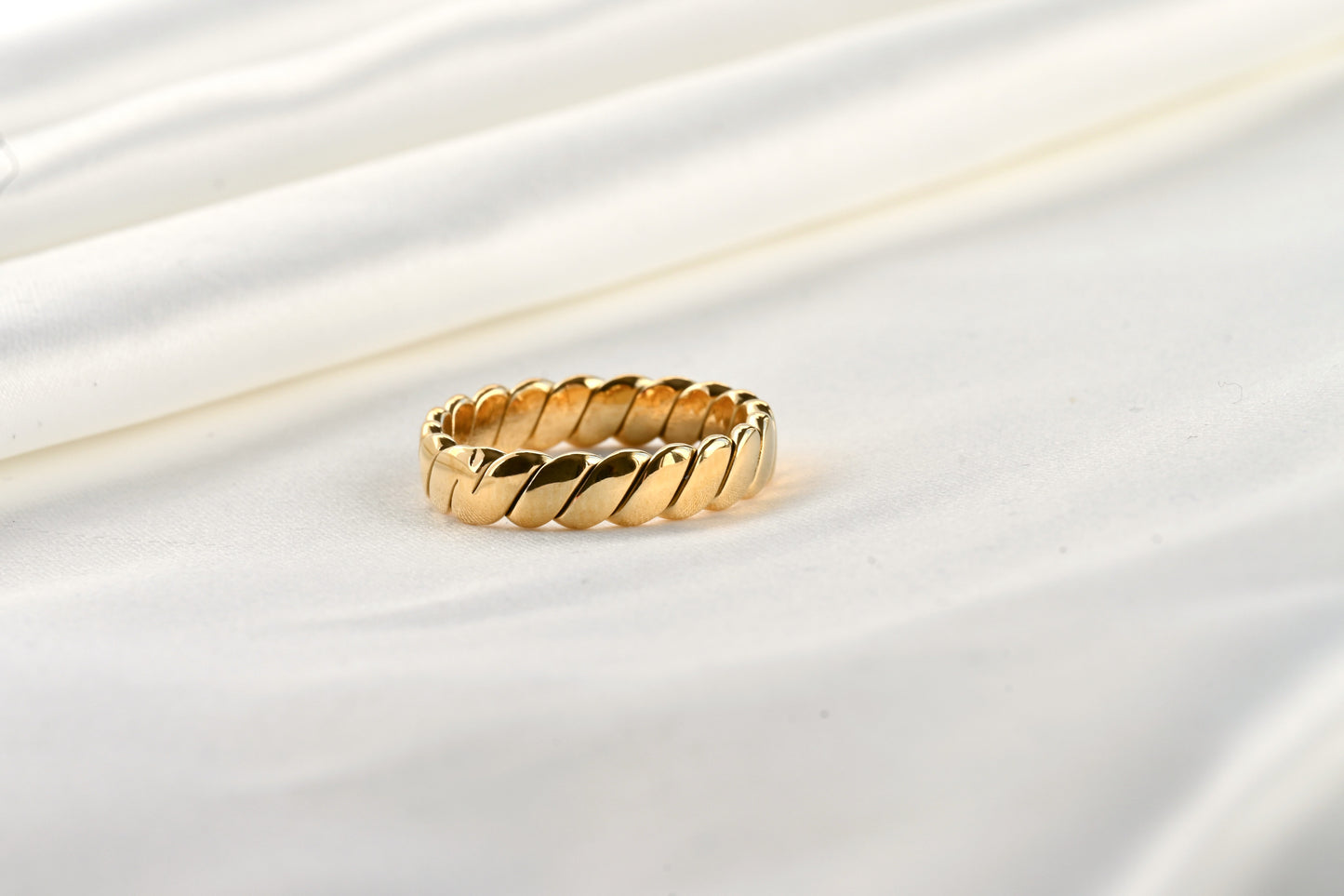 Twisted Bold Ring