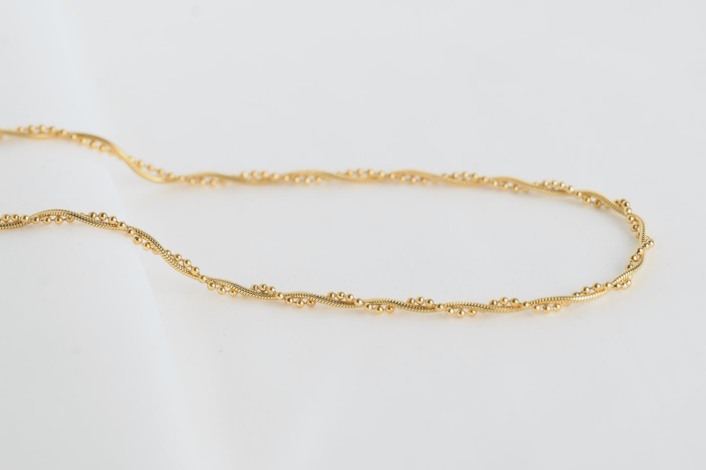 Dainty Entwine Necklace