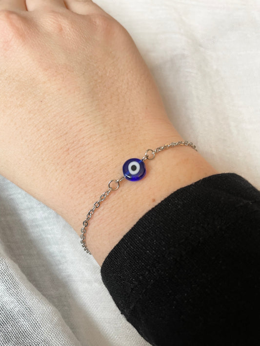 Dainty Eye Bracelet