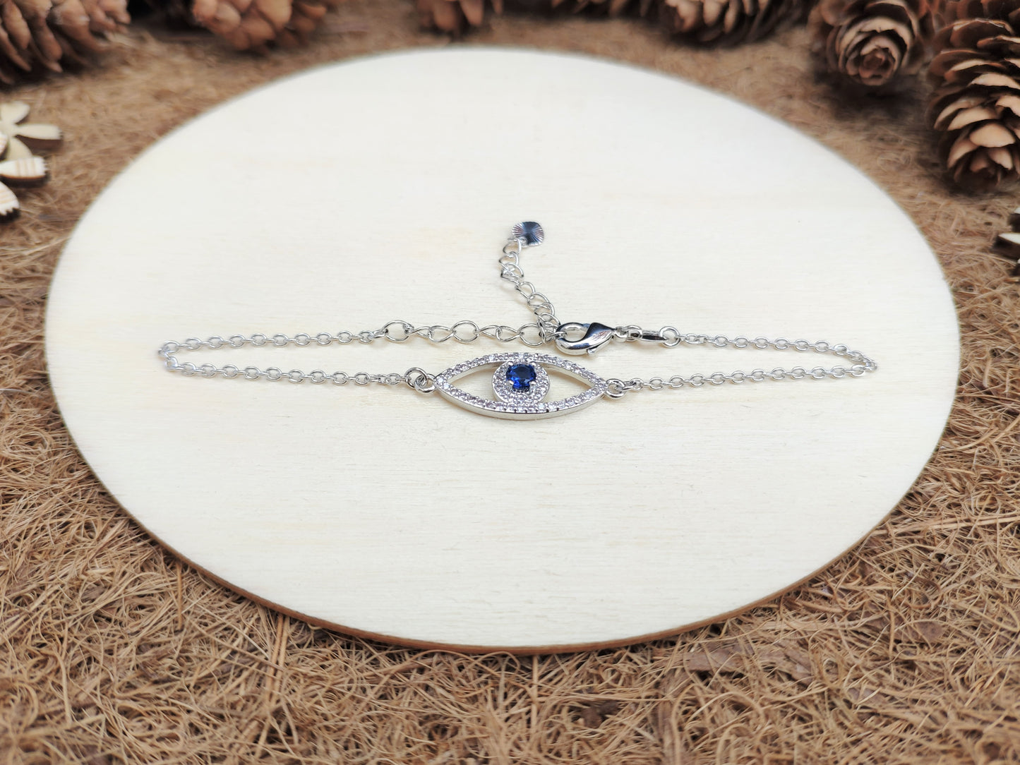 Diamond Oval Eye Bracelet